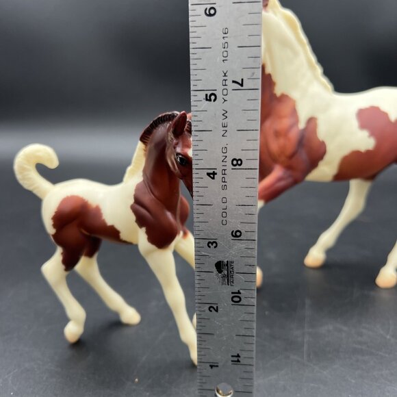 Breyer 62006 Classics Chestnut Pinto Paint Sport Horse Mare & Foal 2008 - Picture 3 of 16